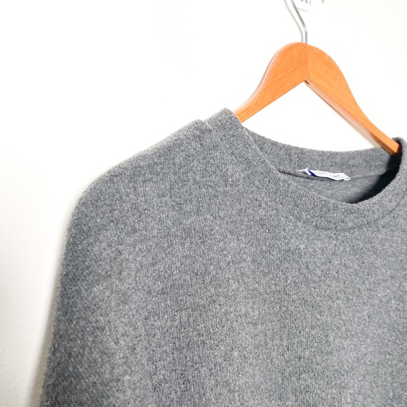 Zara Grey Cropped Fuzzy Crewneck Classic Sweater - Picture 2 of 6